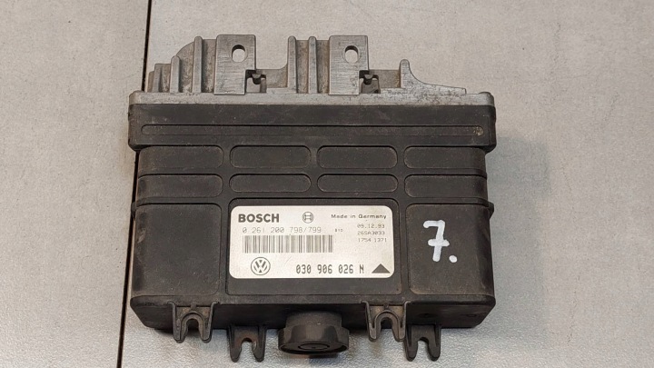 Bedienteil DES MOTORS VW POLO 6N 1.0 B 030906026N