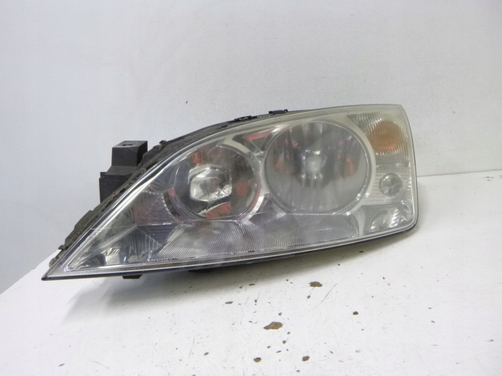 light front Ford Mondeo III Lift 05r.