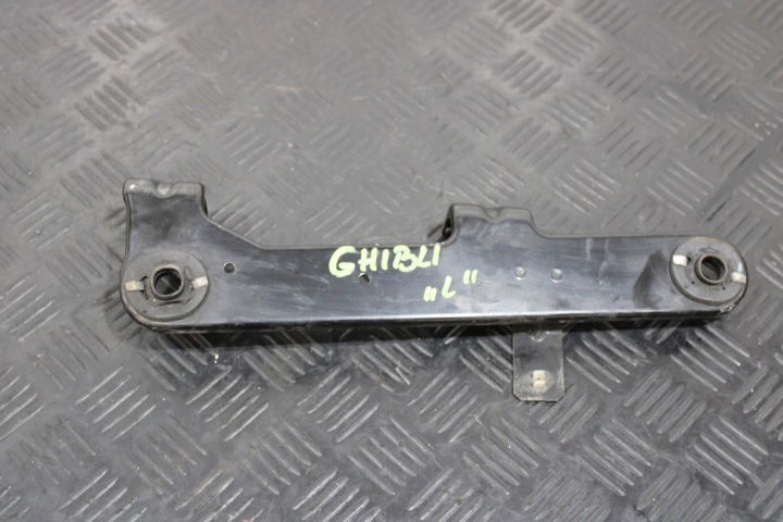 Stütze Halter intercooler links MASERATI GHIBLI M157