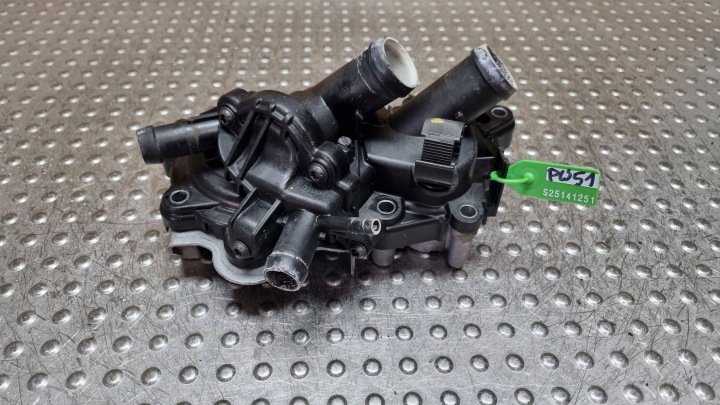 Pompa ausiliaria acqua motore termostato 04E121042M TT 8S A3 8V LEON III 5F GOLF VII 1.4 TSI