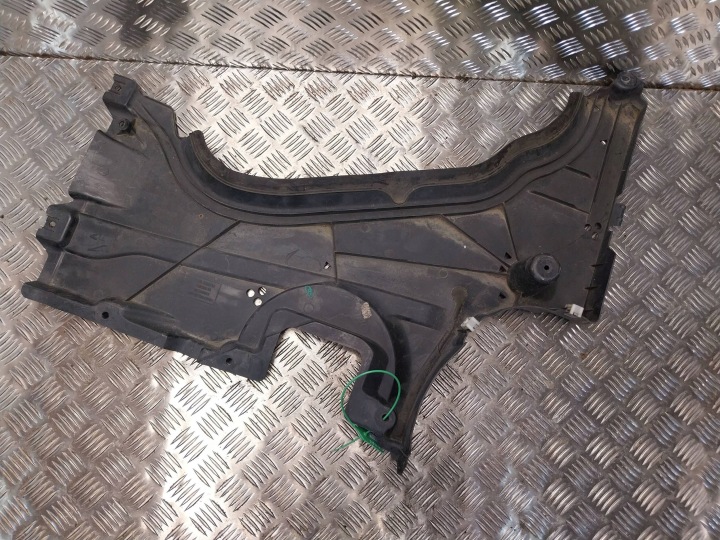 Blende Abdeckung Unterfahrschutz links ZBORNIKA des Kraftstoffsbehälters 7340181 BMW G11 G12 OE
