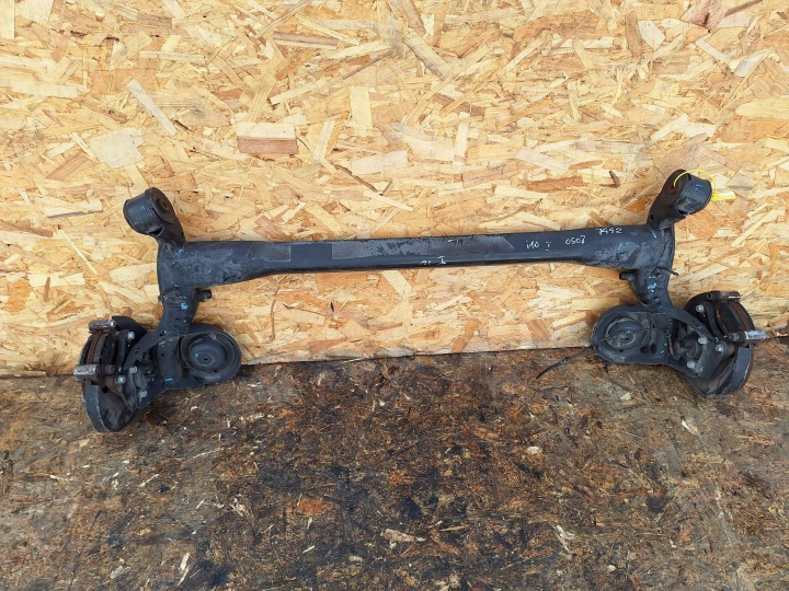 Pont arrière Arrière Traverse traineau berceau essieu suspension HYUNDAI i10 et 07-13 Disques