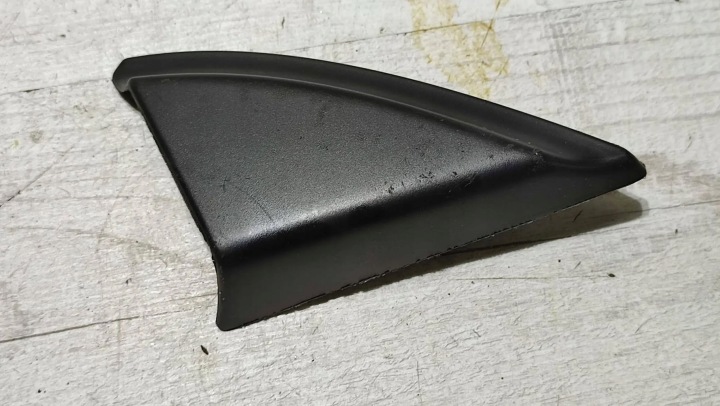 Volvo V40 II 2018r Anteriore Bocchetta Destro copertura GREMBIALINA SPECCHIETTO RETROVISORE