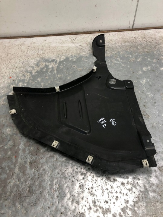 Couverture tablier moteur NADKOLA Droite Avant TOYOTA SUPRA MK5 8811476