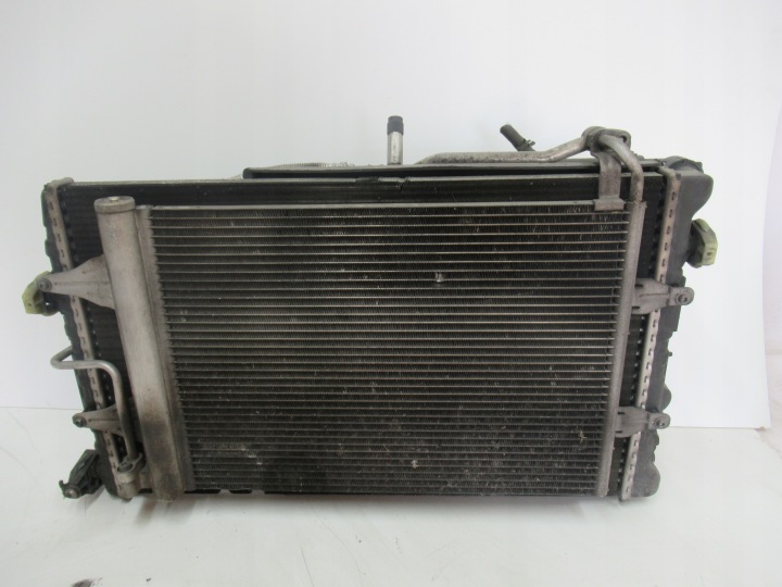 RADIATORE MOTORE USATO CLIMATIZZATORE ARIA CONDIZIONATA VENTOLA POLO 6Q 1.4