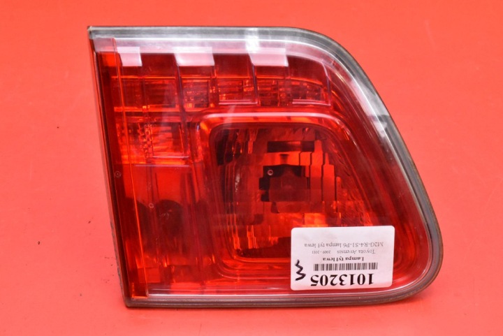 Licht links heck hinten TOYOTA AVENSIS T27 KOMBI 09-11