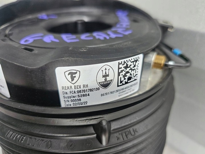 MASERATI GRECALS FOLGORE Σύστημα Μαξιλαριών Αναψυχής πίσω από το δεξί 06701782130 7