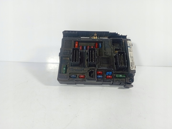 Citroen C5 01-08 Skrinka poistiek BSM B3 OE 9643498880