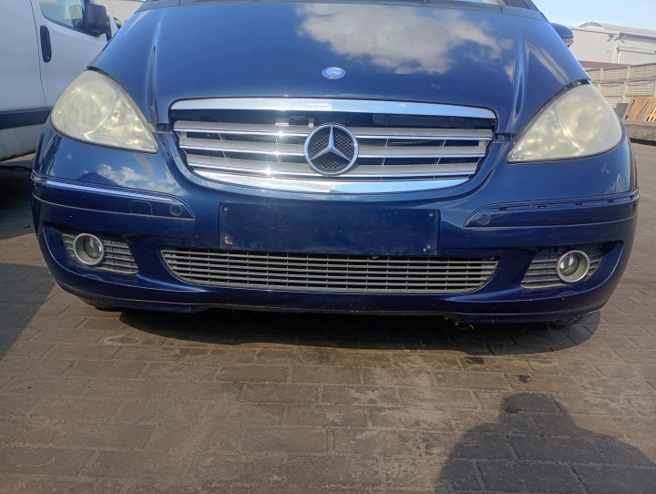 Frontstoßstange vorne Mercedes A-KLASA W169 04-12 kod lakieru 374