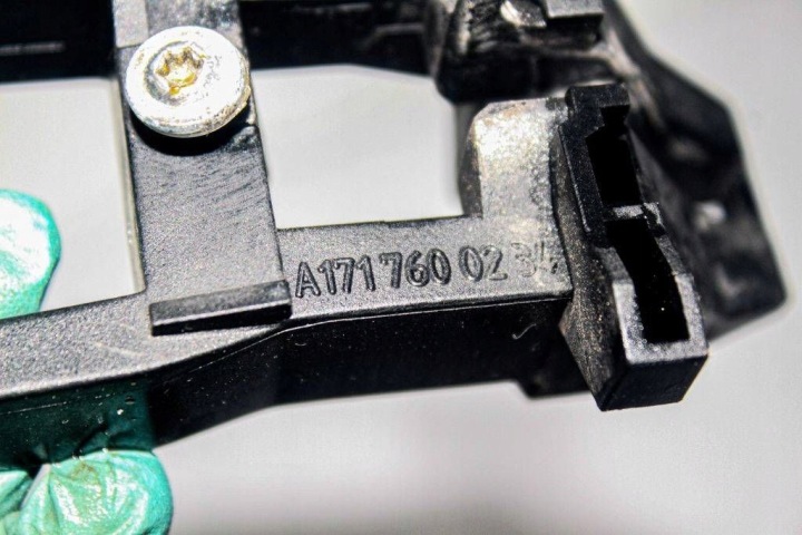 Övriga dörrdelar MERCEDES-BENZ SLK (R171) A1717600234 2.0L bensin 120kW 8