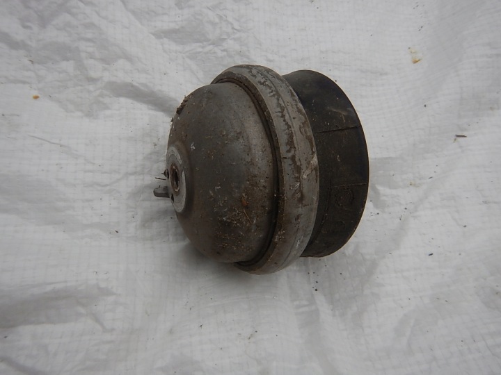 Mercedes engine mount w201 190 2012404117
