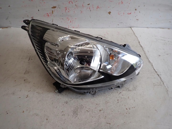 light front front right MITSUBISHI SPACE STAR II 2013