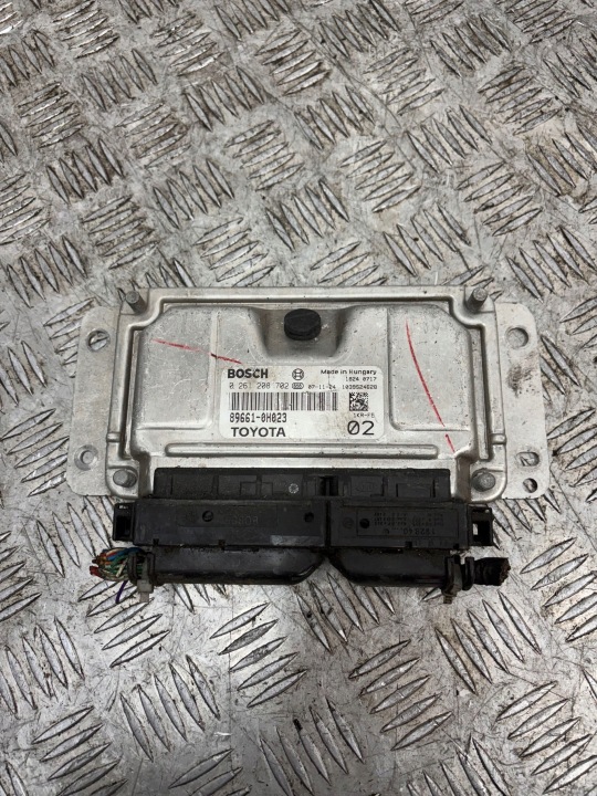 Bedienteil DES MOTORS Computer TOYOTA AYGO 1.0 89661-0H023