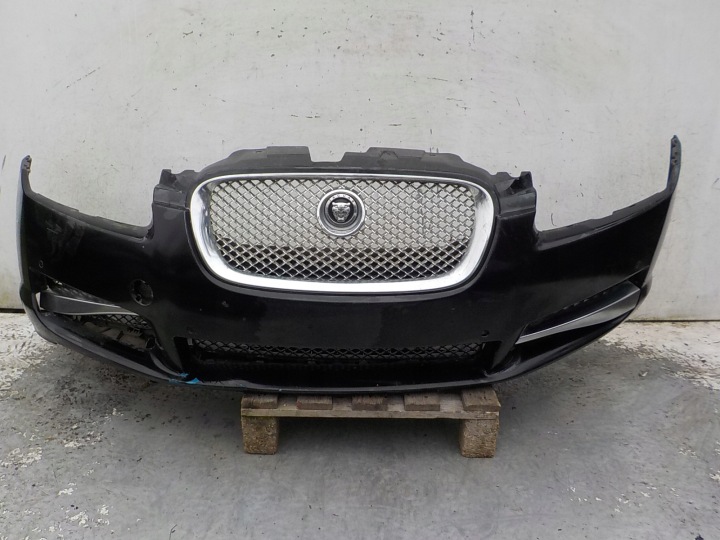86 JAGUAR XF X250 nárazník predok predný