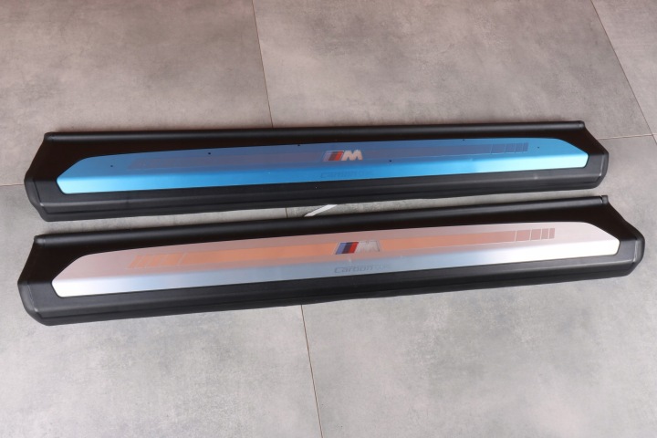 BMW 8' G15 lišty krytky prahový PODSWIETLANE m-packet 8076406 8076405