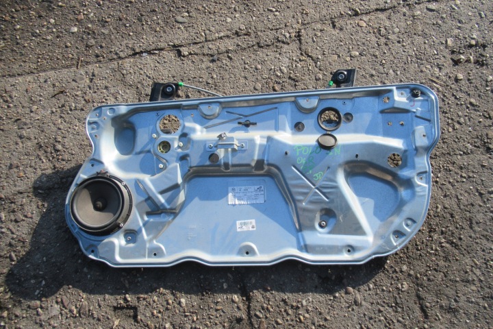 VW POLO 9N 08R lift of the window right front