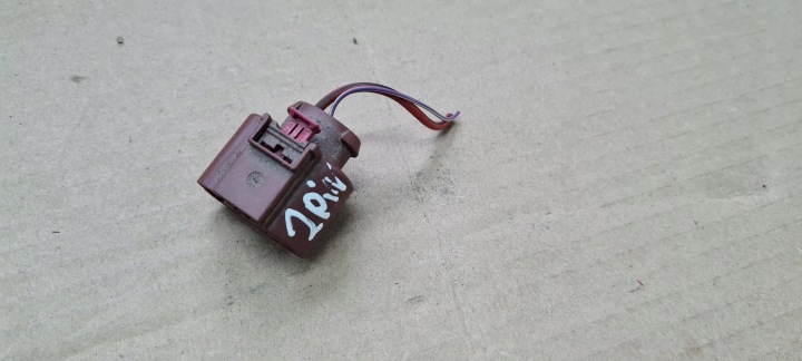 Q5 80A SQ5 Connector Contact KOSTKA ZLACZE 4M0973752 A4 B9 8W A5 VW AUDI