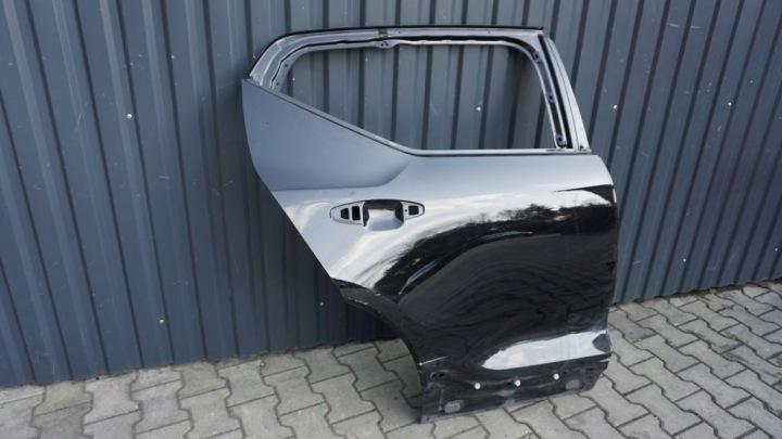 VOLVO XC40 - jobb hátsó ajtó far