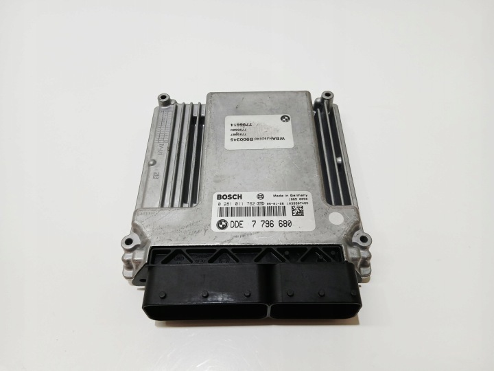 computer control unit of the engine BMW E60 E61 306D4 OE 7796680 (0000010)