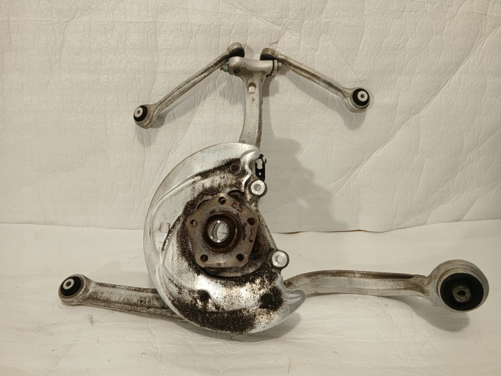 AUDI A4 B9 LIFT otoč čepu ramene levý předek 8W0407241F 8W0407559