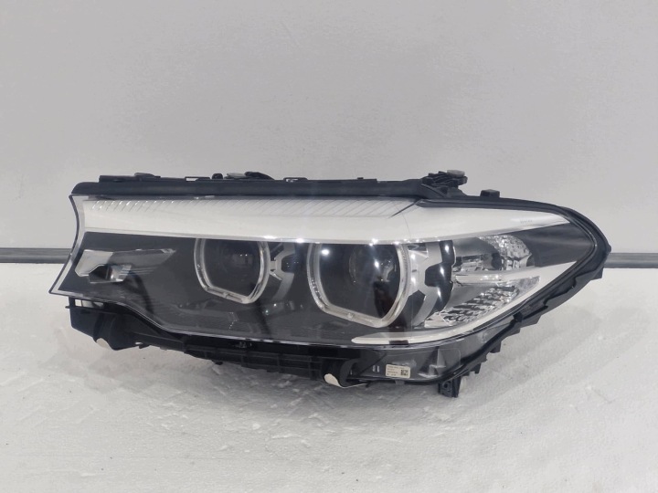 Feux phare Gauche BMW 5 G30 G31 FULL LED