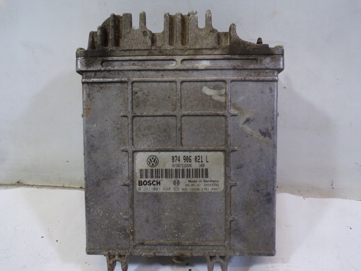 Computer Bedienteil DES MOTORS VOLKSWAGEN TRANSPORTER T4 2.5 TDI 074906021L
