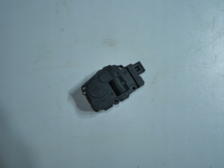 aircon recirculation flap motor AUDI A4 B8 A5 8T Q5 K9749007