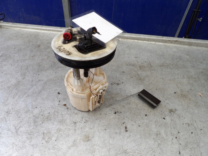 FORD TOURNEO CONNECT MK1 1,8 TDCI KRAFTSTOFFPUMPE FÖRDERPUMPE 5T16-9275-AA
