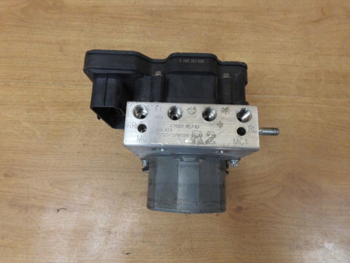 NISSAN QASHQAI II J11 PUMPA ABS 47660 4EA1D