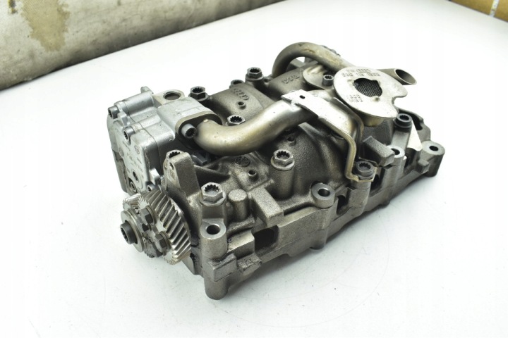 oil pump AUDI A4 B7 A6 C6 2.0 TDI 03G103537B