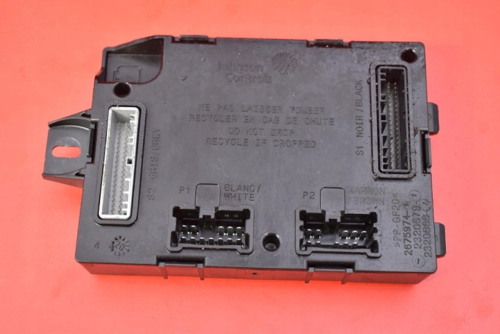 Kasten der Sicherungen BCM 284B11091R VPJR1F-14B466-GH DACIA DUSTER 2 II