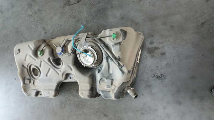 BMW F40 spremnik goriva rezervoar rezervoar 7465135 7300472
