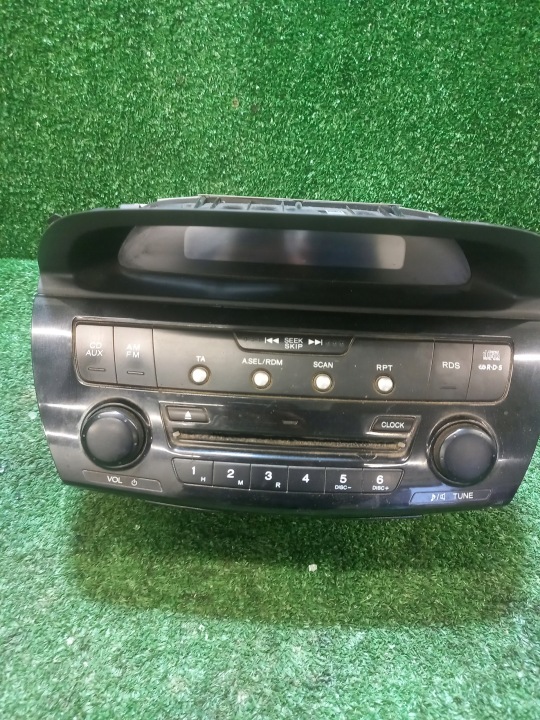 RADIO tvorničke HONDA FR-V SJDG01NH587L