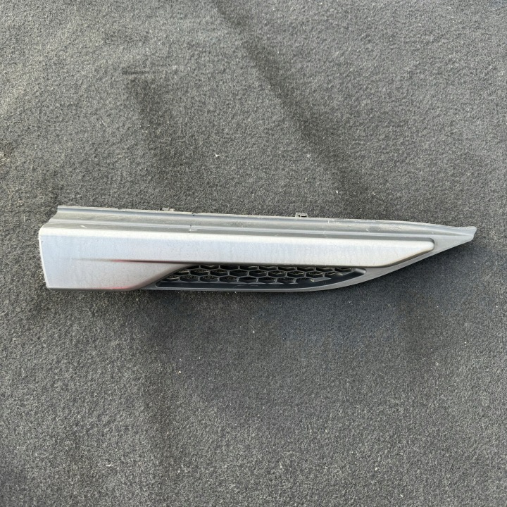 moulding cap of a fender right RANGE ROVER EVOQUE BJ32-280B10-ABW