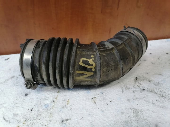 ROHR SCHLAUCH LUFT NISSAN QASHQAI 165758920R