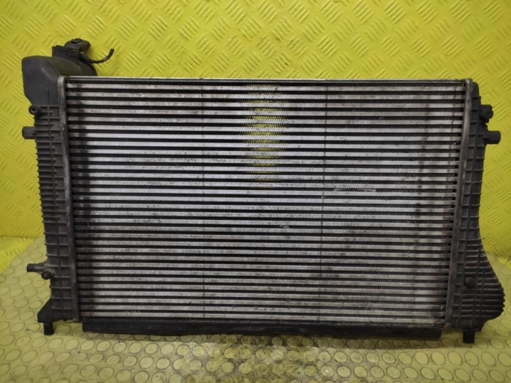 VW TOURAN und 1.9 TDI INTERCOOLER 1K0145803H