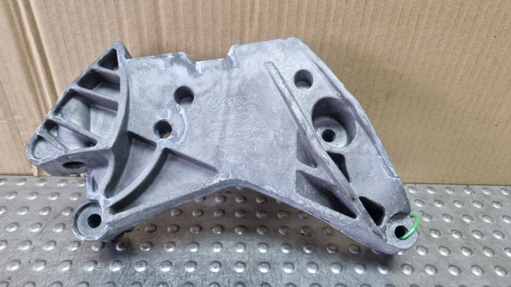 engine mount right 06J199207F VW PASSAT CC TIGUAN II Q3 8U 2.0 TFSI