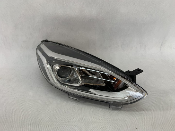 Licht vorne rechts reflektor Ford Fiesta mk8 socz 18 H1BB-13W029-CD 05.26