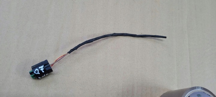 AUDI KOSTKA connecting spoiler ZLACZE AUDI VW 8E0973202