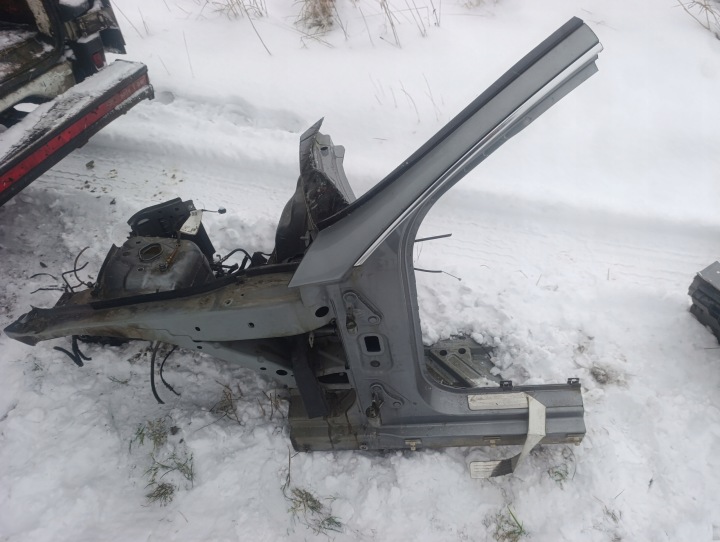 Längsträger links links vorne vorne MERCEDES W204 Farbe 792