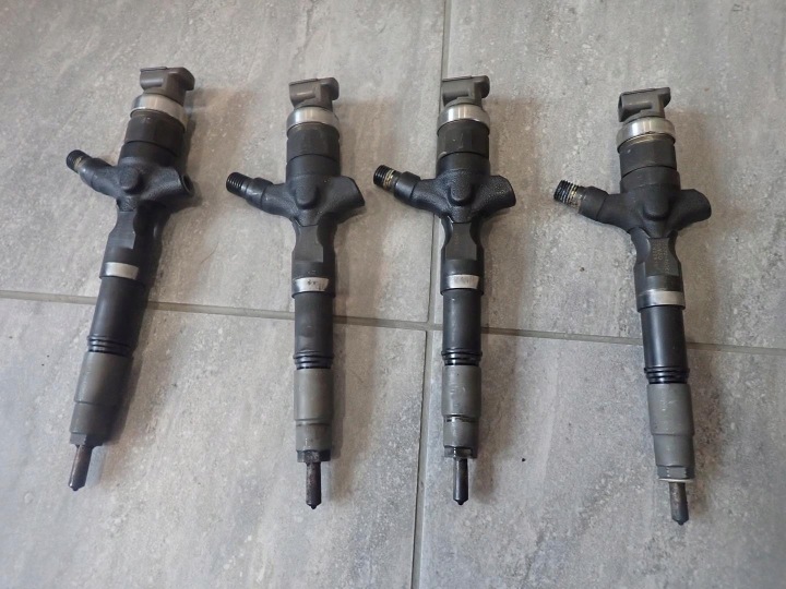 EINSPRITZDÜSE LAND CRUISER HILUX 3.0 4D4 23670-30280