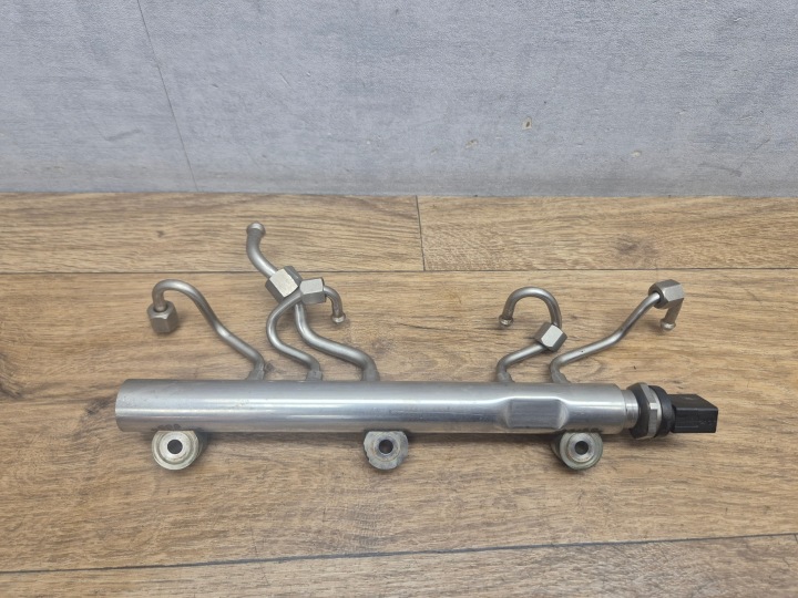 BMW F01 F02 F07 F12 F10 F15 F85 M5 M6 Rampe injection 5-8 N63 S63 7642156