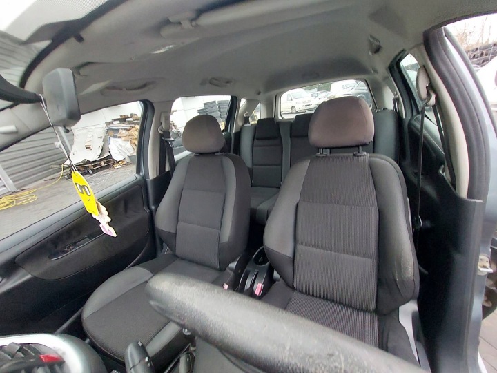 sedačky KOMPLET levý pravý sedacka záď PEUGEOT 207 a LIFT