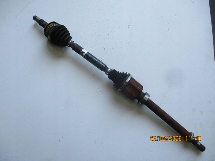 poluosovina prednja prednji dio desna NISSAN QASHQAI J11 10454877