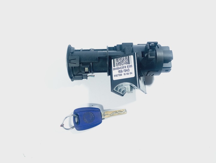 Allumage z kluczykiem OE 61027500 Fiat Panda 2 II 03-12