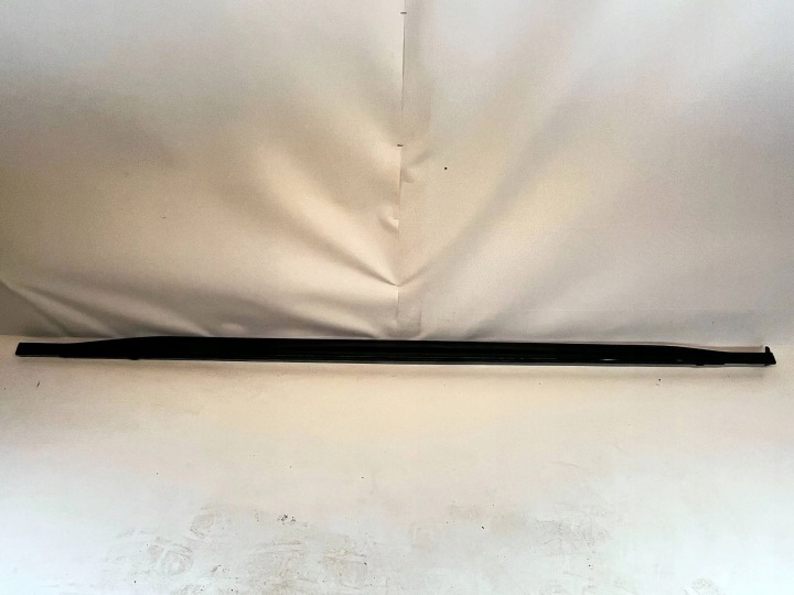 moulding threshold right side Volkswagen Golf VIII 5H0853288A