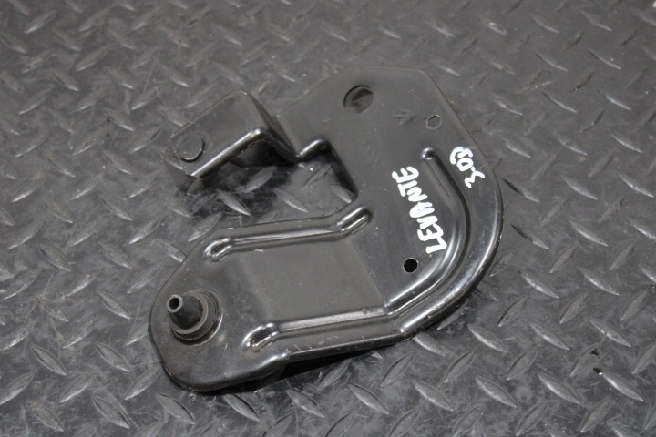 Stütze Halter Stütze Halter MASERATI LEVANTE M161