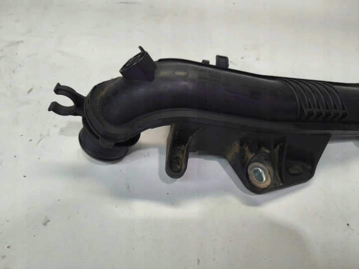 pipe of the intercooler AUDI A4 B8 A5 8T Q5 8R 8K0145673L original !!!