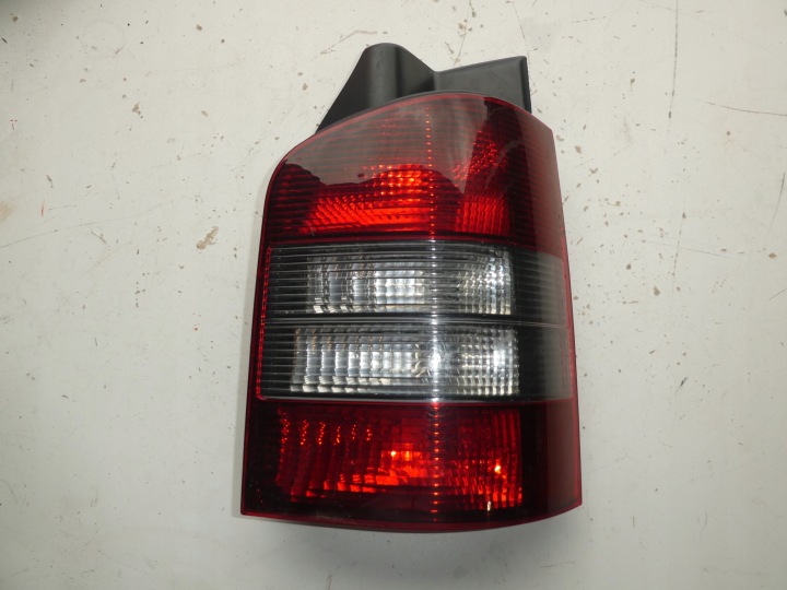 LICHT RECHTS HECK VW T5 7H5945258A