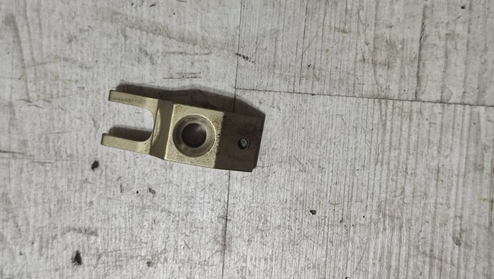 Jeep Cherokee KL 15r. 2.0d Halter Einspritzdüse